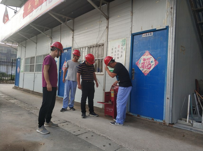 蕭楊路項目部舉辦“我的青春不再塵土飛揚(yáng)”衛(wèi)生評比檢查活動